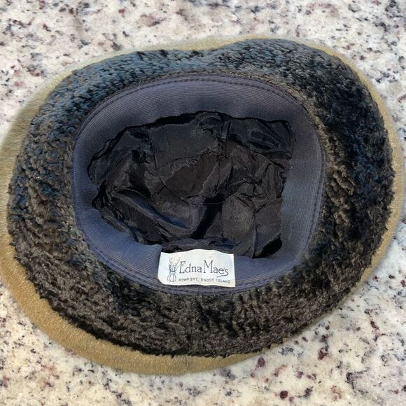 Edna Mae’s Vintage Boutique Winter Bucket Hat Newport Rhode Island‎ main image 6